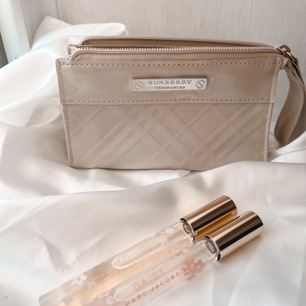 Cream Burberry Travel Bag/Makeup Pouch/Perfume Pouch